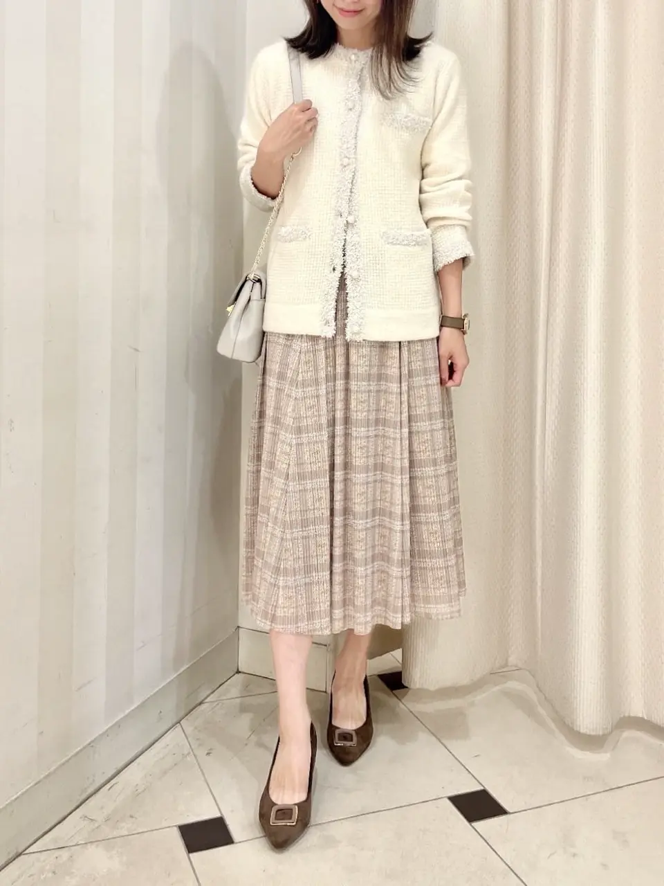 組曲 金井 コーディネート画像