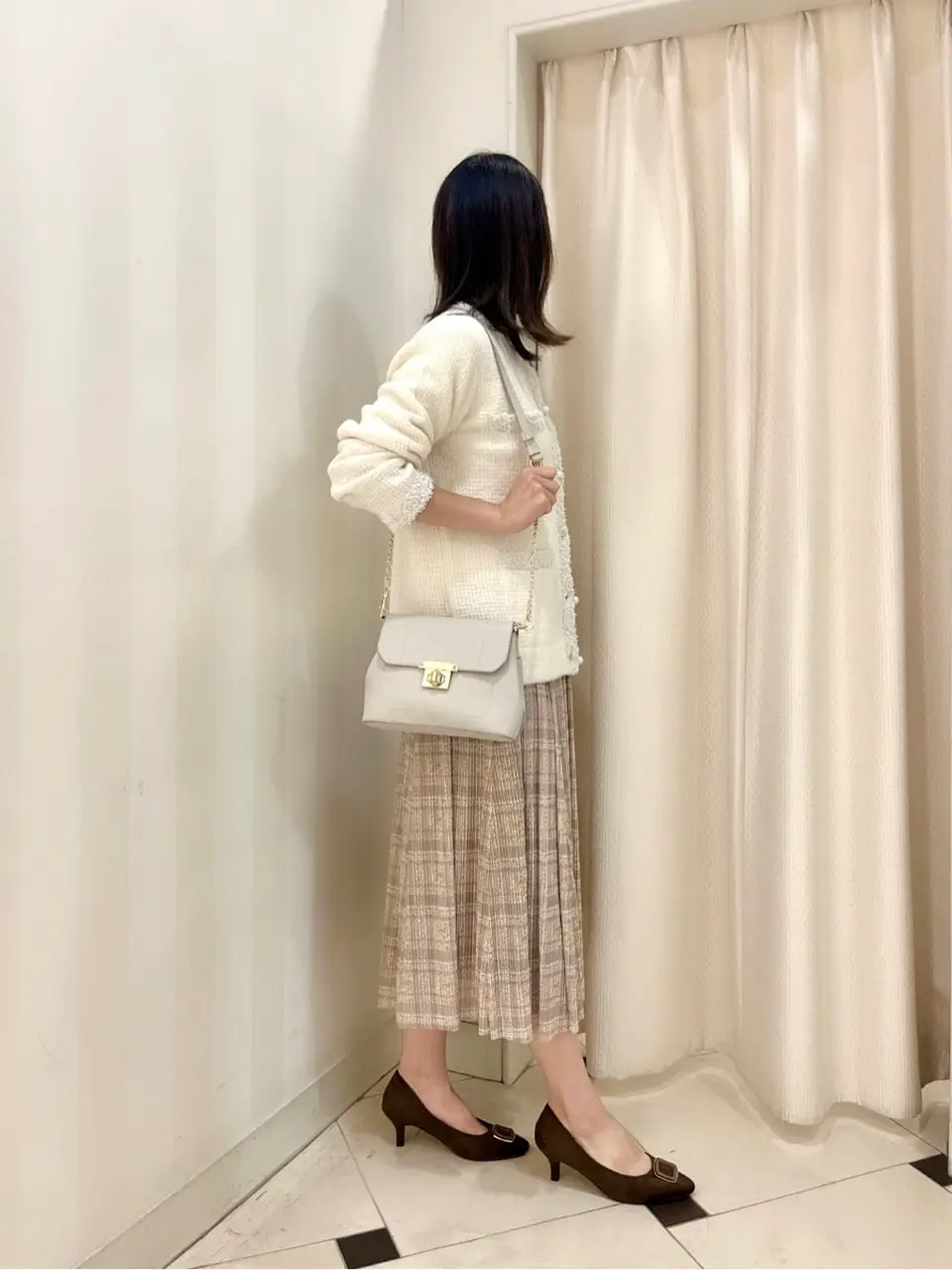 組曲 金井 コーディネート画像