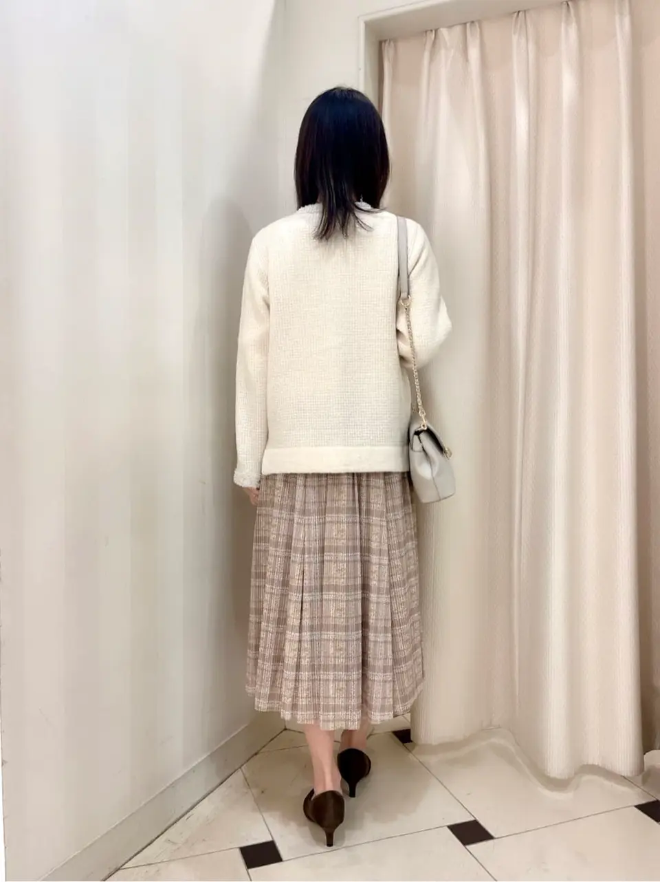 組曲 金井 コーディネート画像