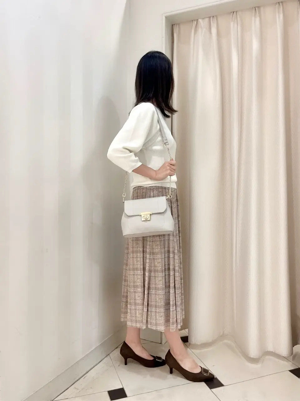 組曲 金井 コーディネート画像