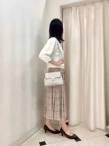 組曲 金井 コーディネート画像