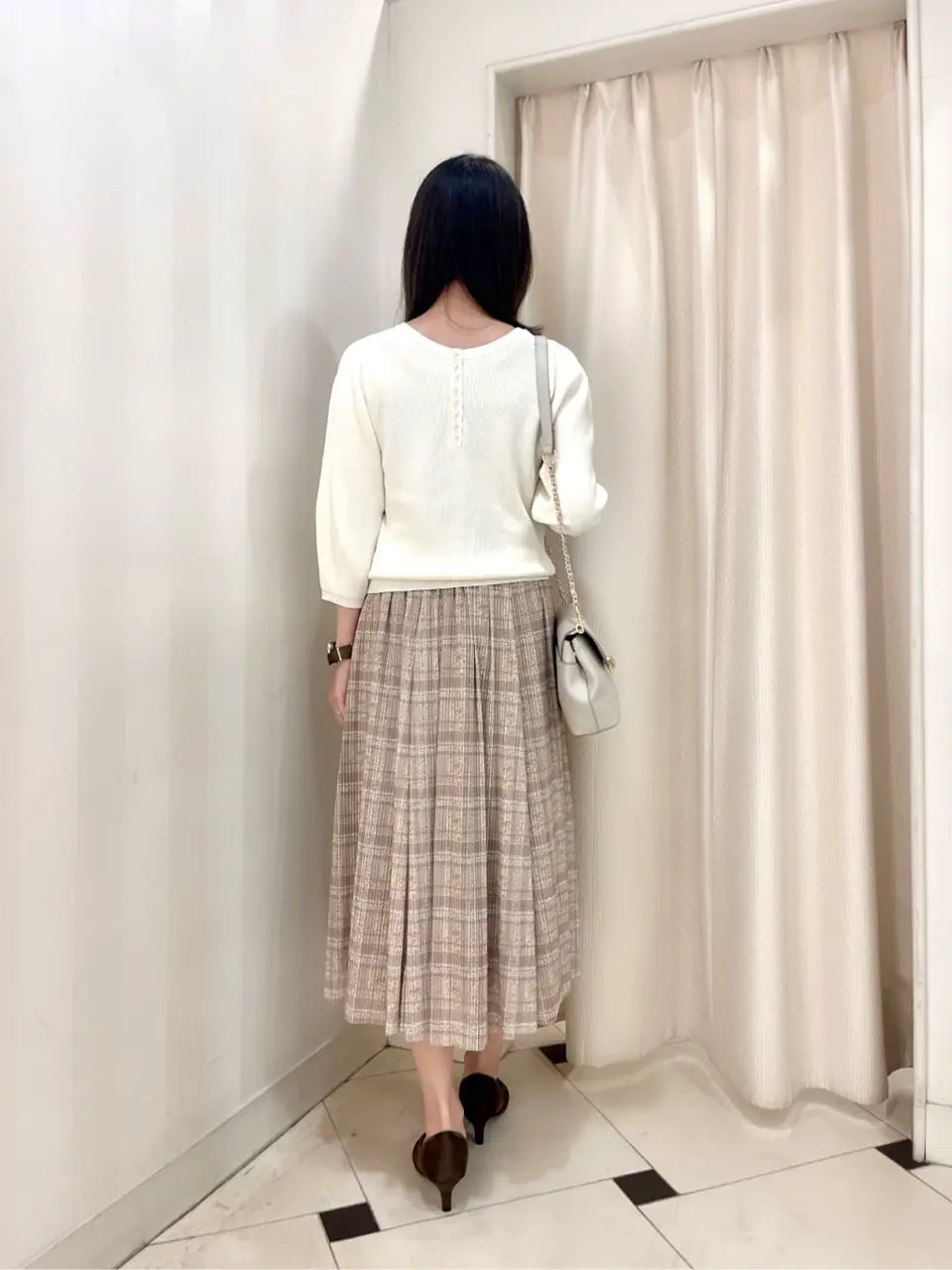 組曲 金井 コーディネート画像