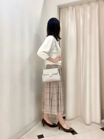 組曲 金井 コーディネート画像