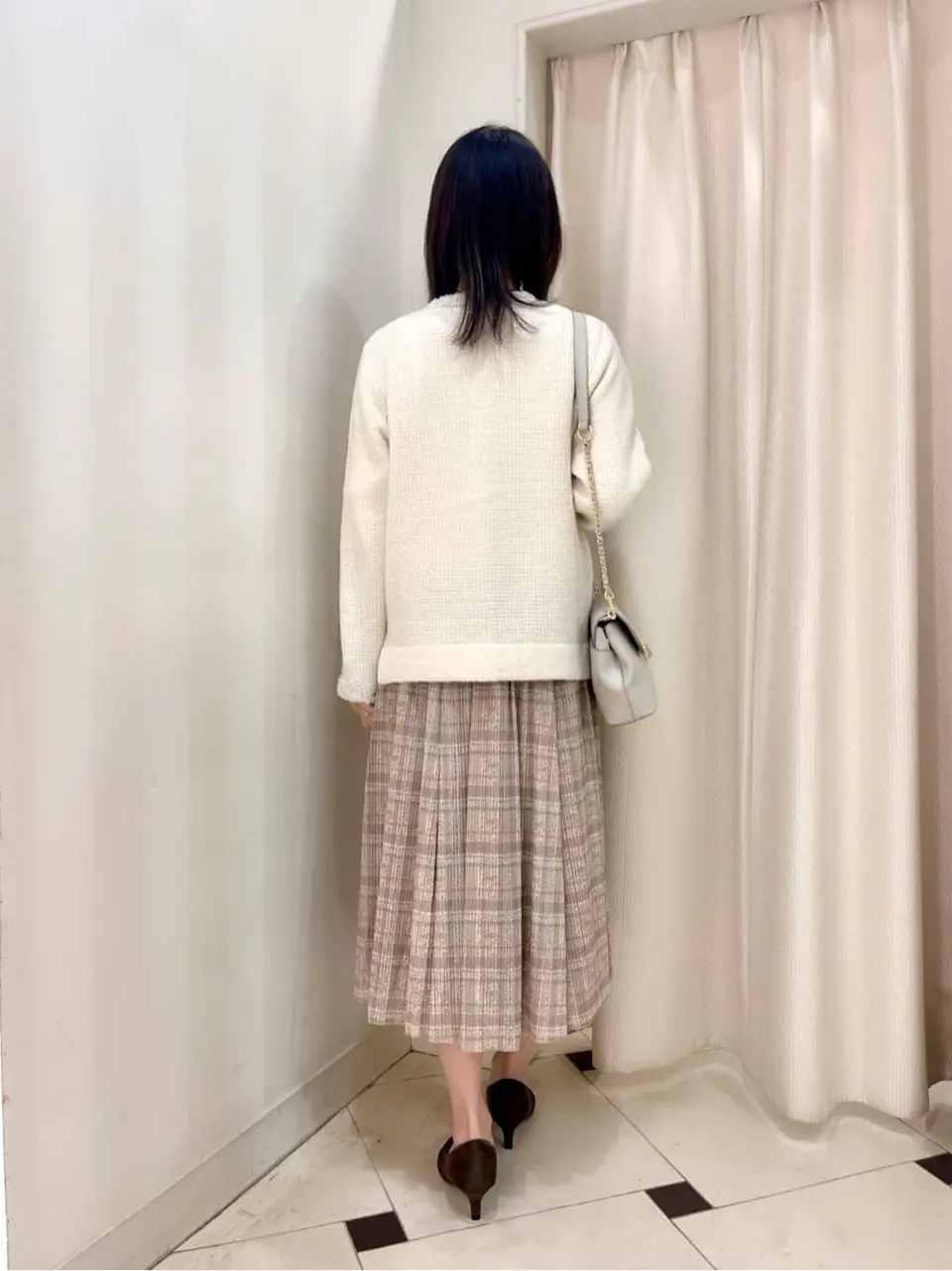 組曲 金井 コーディネート画像