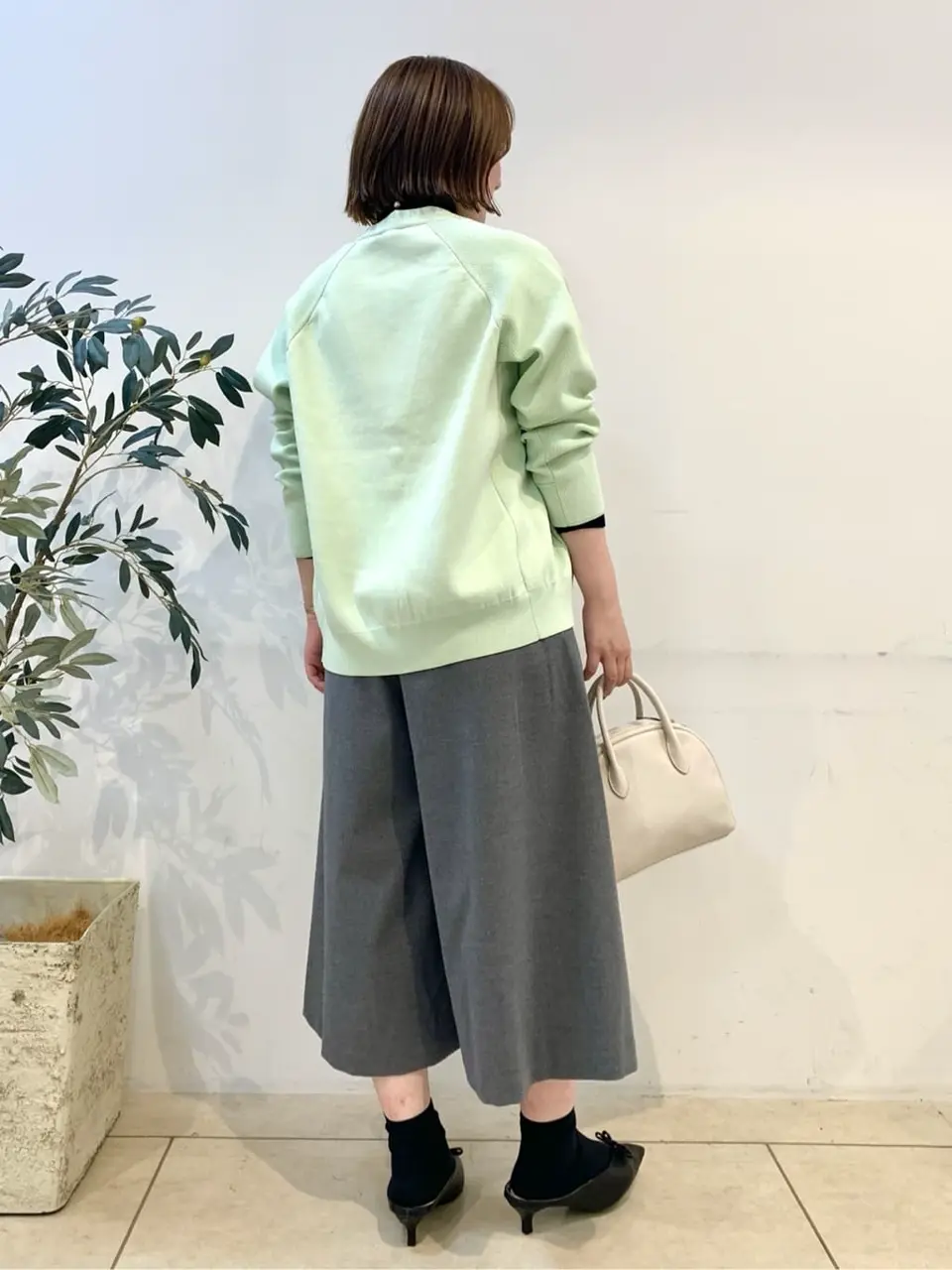 組曲 石井 コーディネート画像