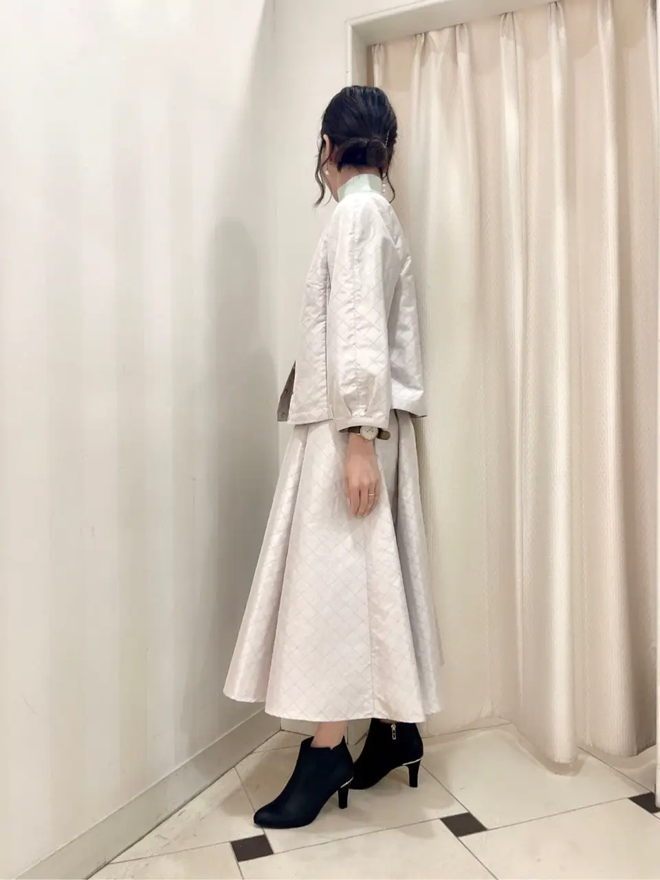 組曲 金井 コーディネート画像