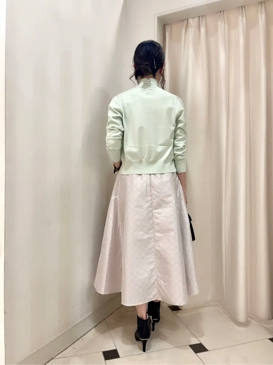 組曲 金井 コーディネート画像