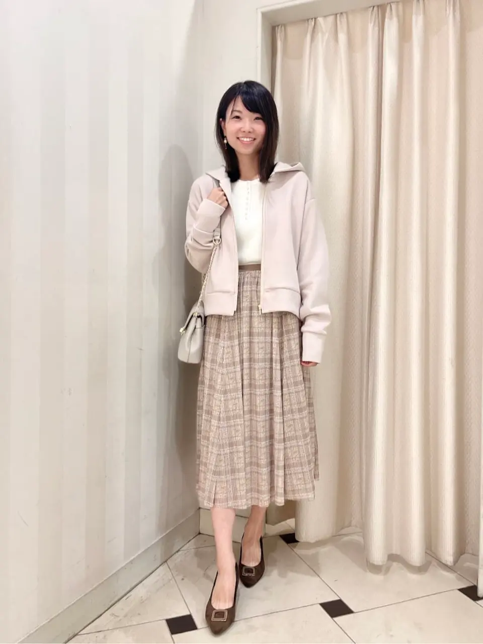 組曲 金井 コーディネート画像