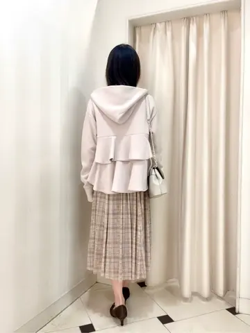 組曲 金井 コーディネート画像