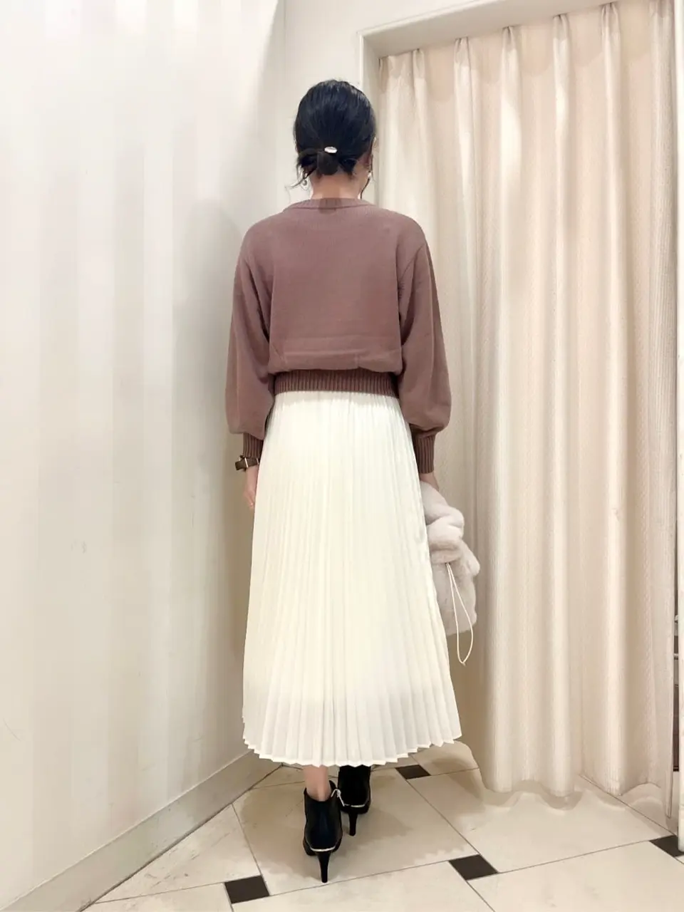 組曲 金井 コーディネート画像