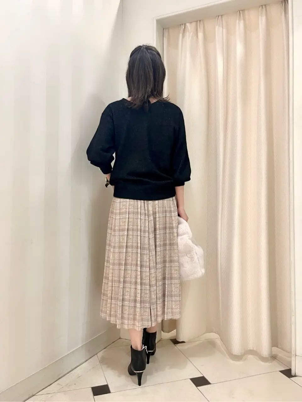 組曲 金井 コーディネート画像