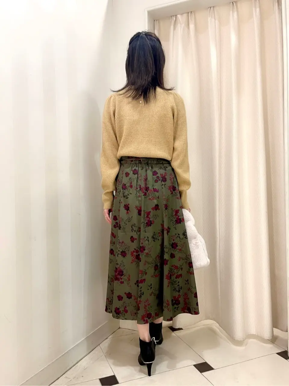 組曲 金井 コーディネート画像