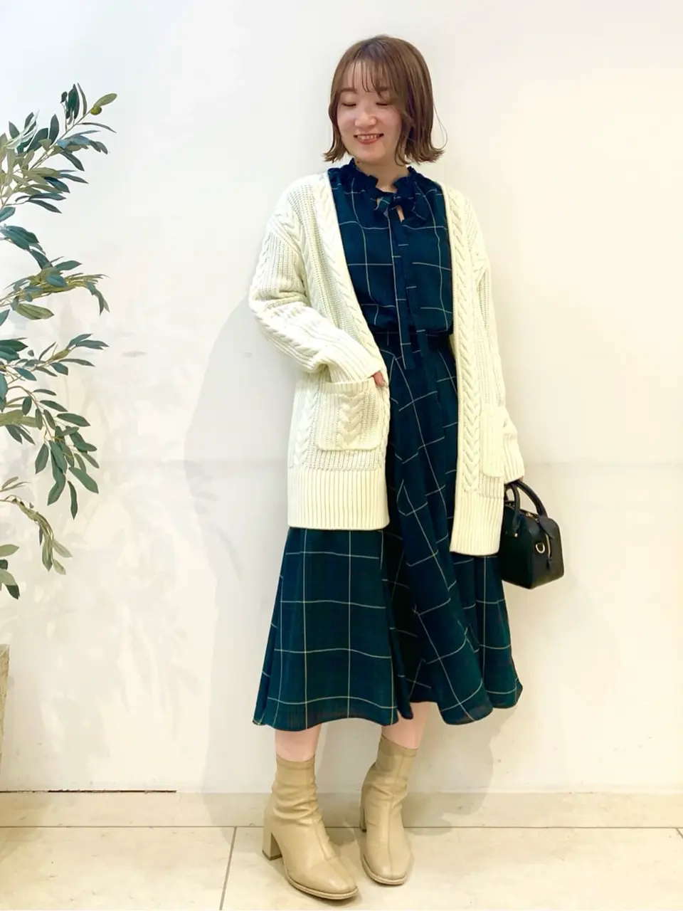 組曲 石井 コーディネート画像