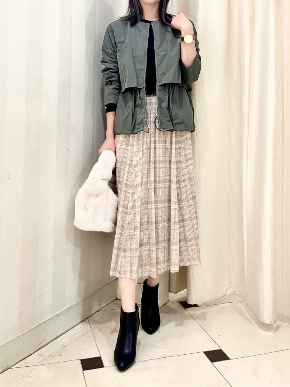 組曲 金井 コーディネート画像