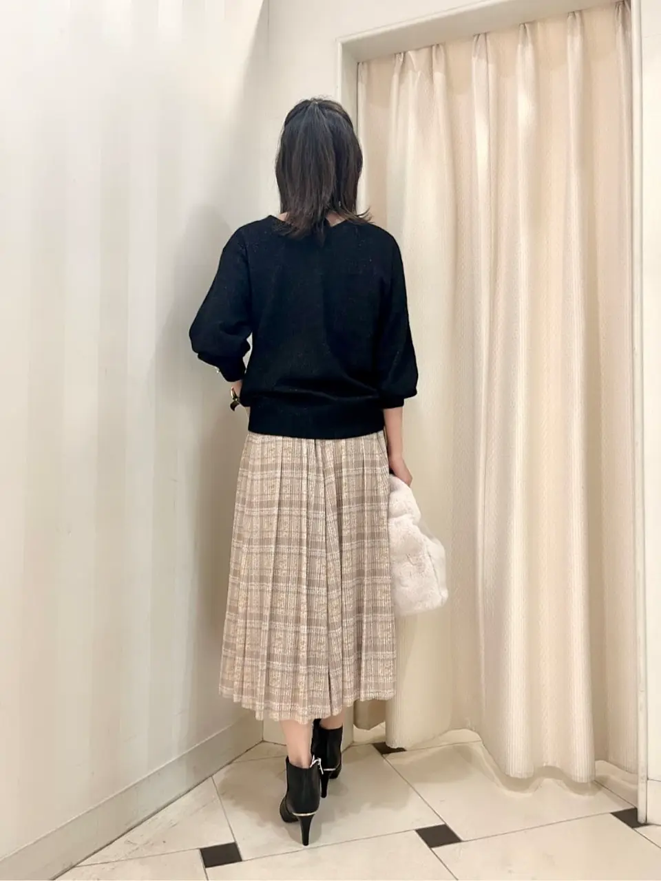 組曲 金井 コーディネート画像