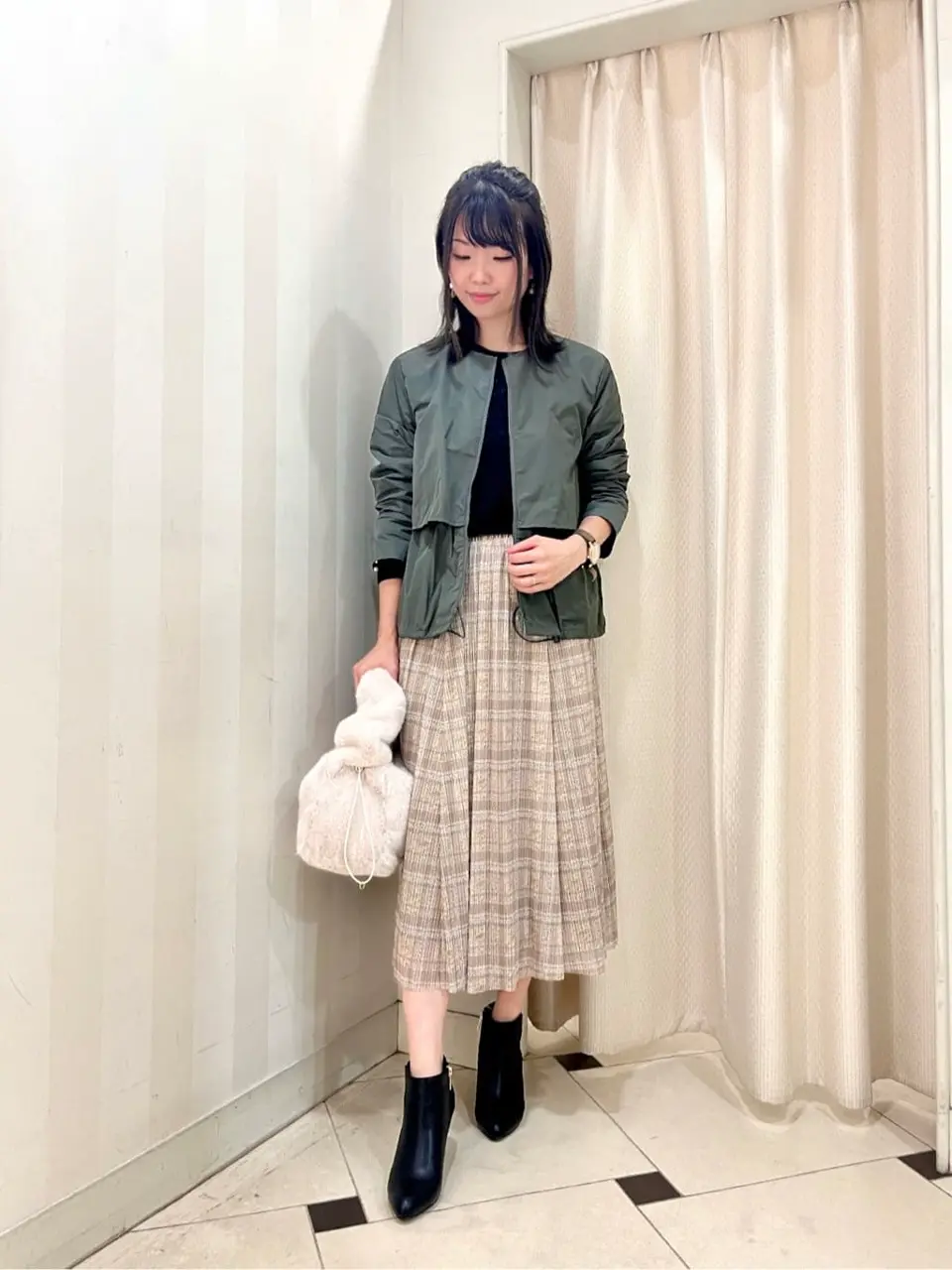 組曲 金井 コーディネート画像