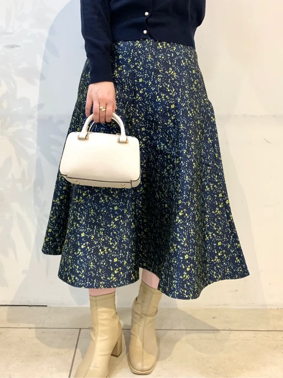 組曲 石井 コーディネート画像