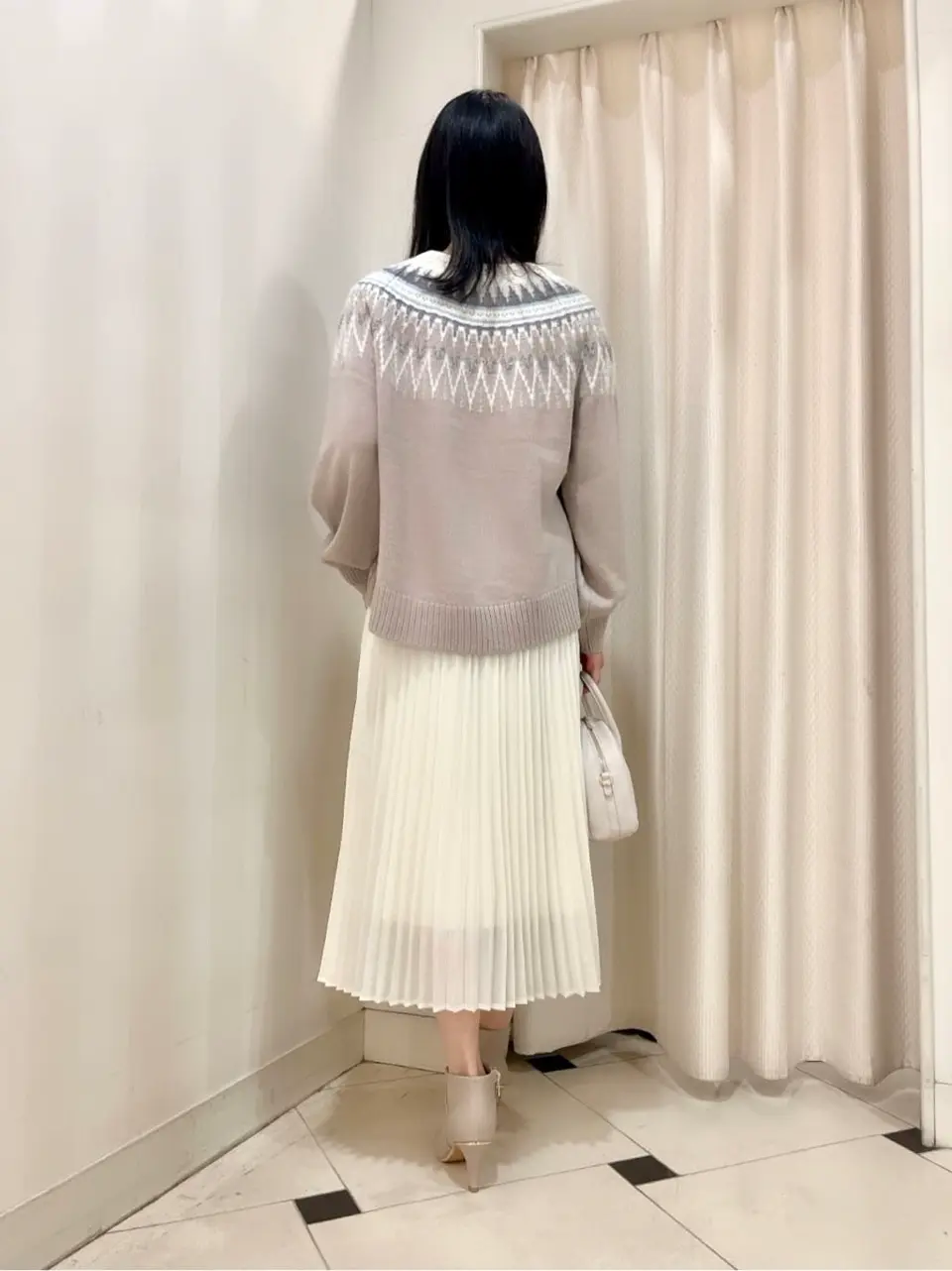 組曲 金井 コーディネート画像