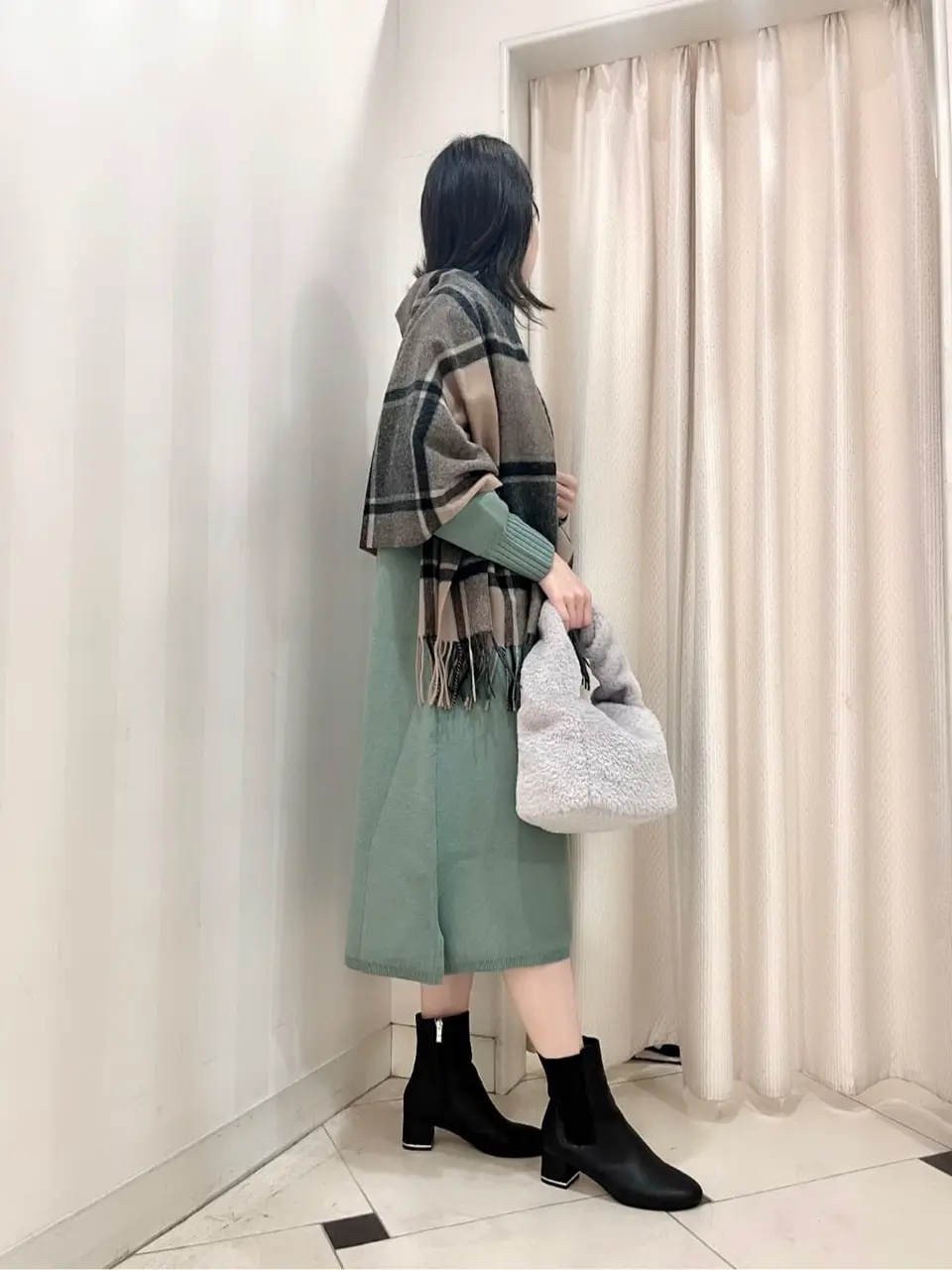 組曲 金井 コーディネート画像