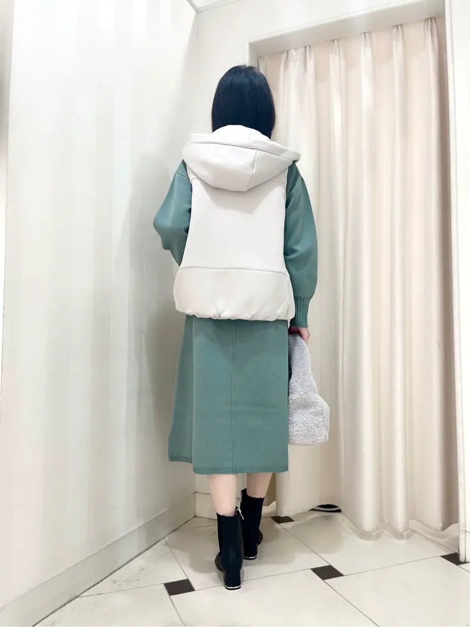 組曲 金井 コーディネート画像