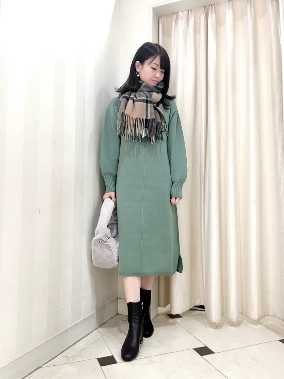 組曲 金井 コーディネート画像