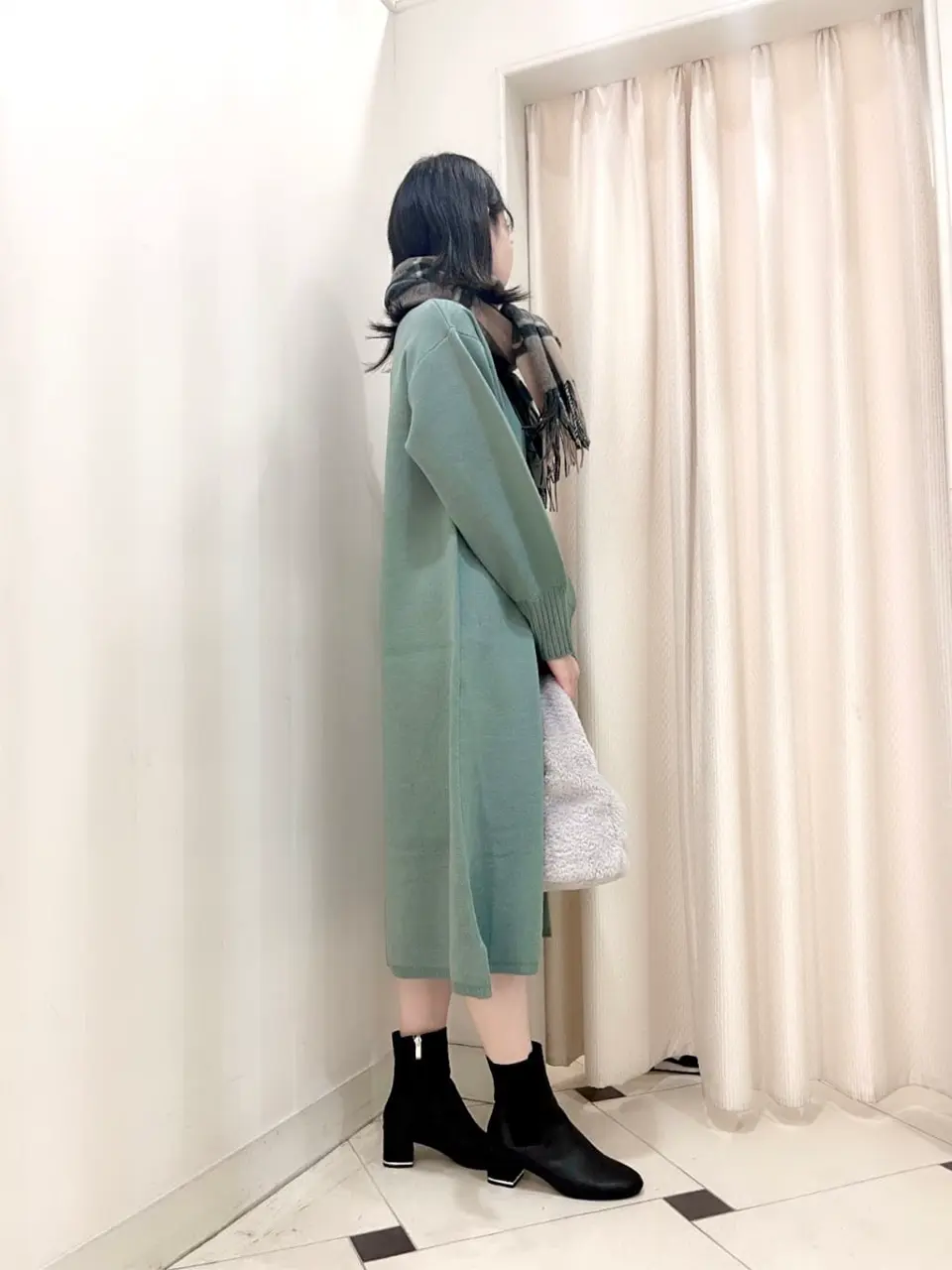 組曲 金井 コーディネート画像