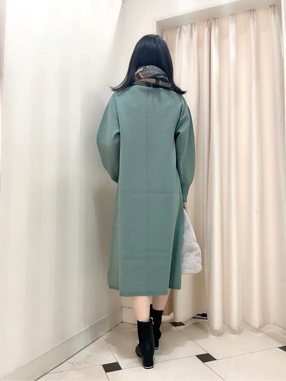 組曲 金井 コーディネート画像