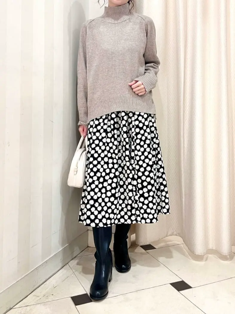 組曲 金井 コーディネート画像