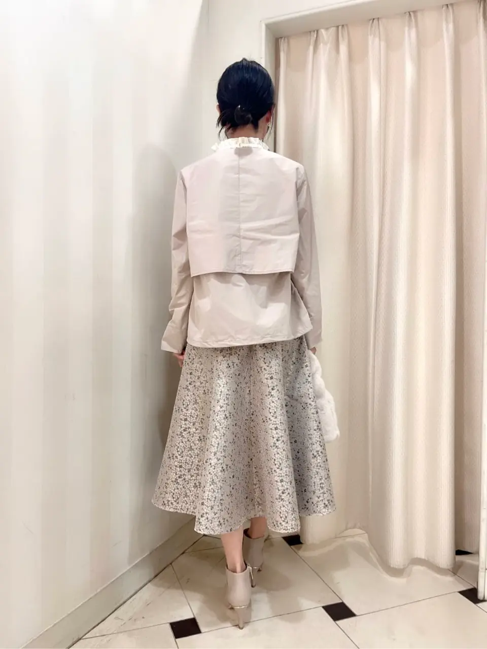 組曲 金井 コーディネート画像