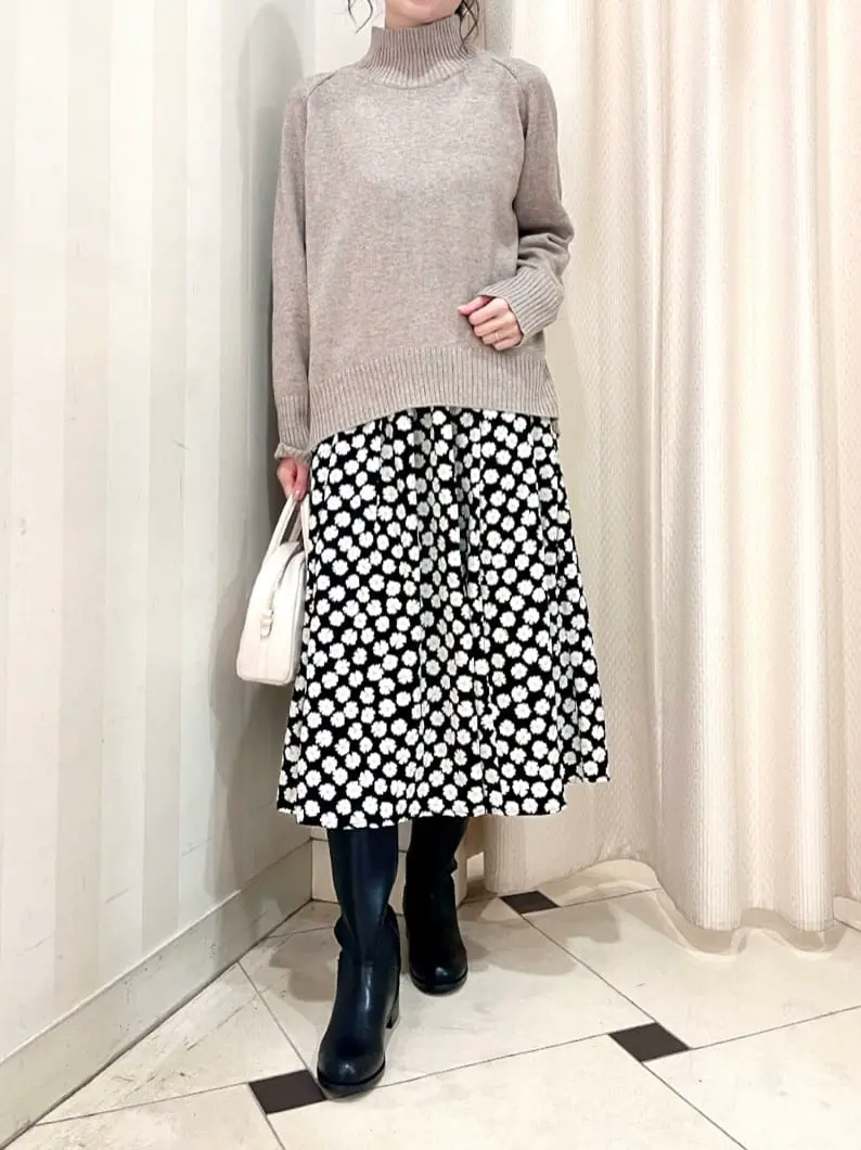 組曲 金井 コーディネート画像