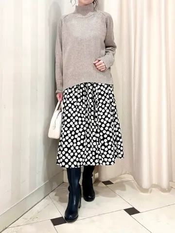 組曲 金井 コーディネート画像