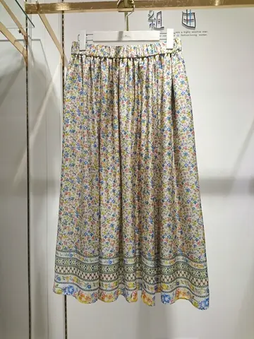 組曲 岡 コーディネート画像