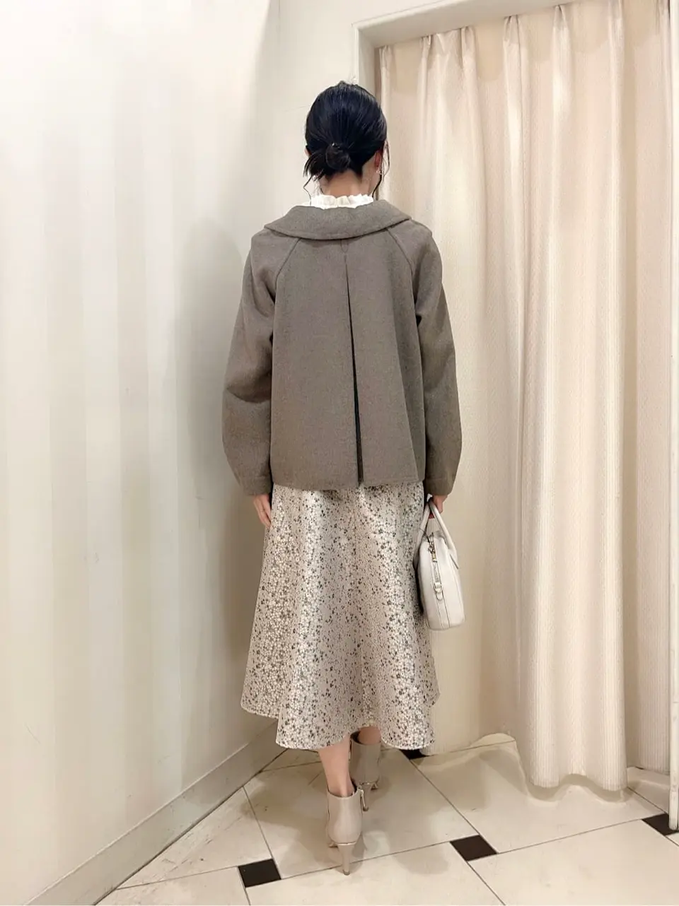 組曲 金井 コーディネート画像