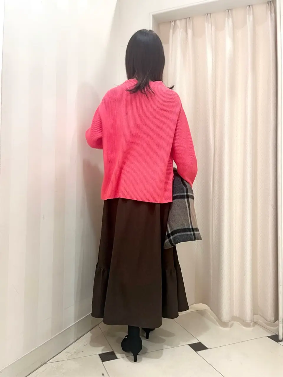 組曲 金井 コーディネート画像