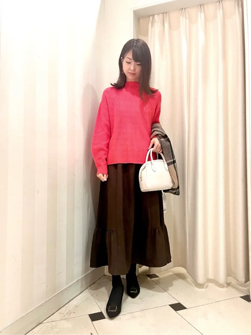 組曲 金井 コーディネート画像