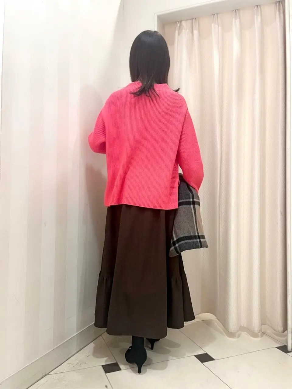 組曲 金井 コーディネート画像