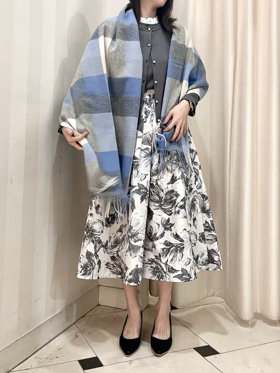 組曲 金井 コーディネート画像