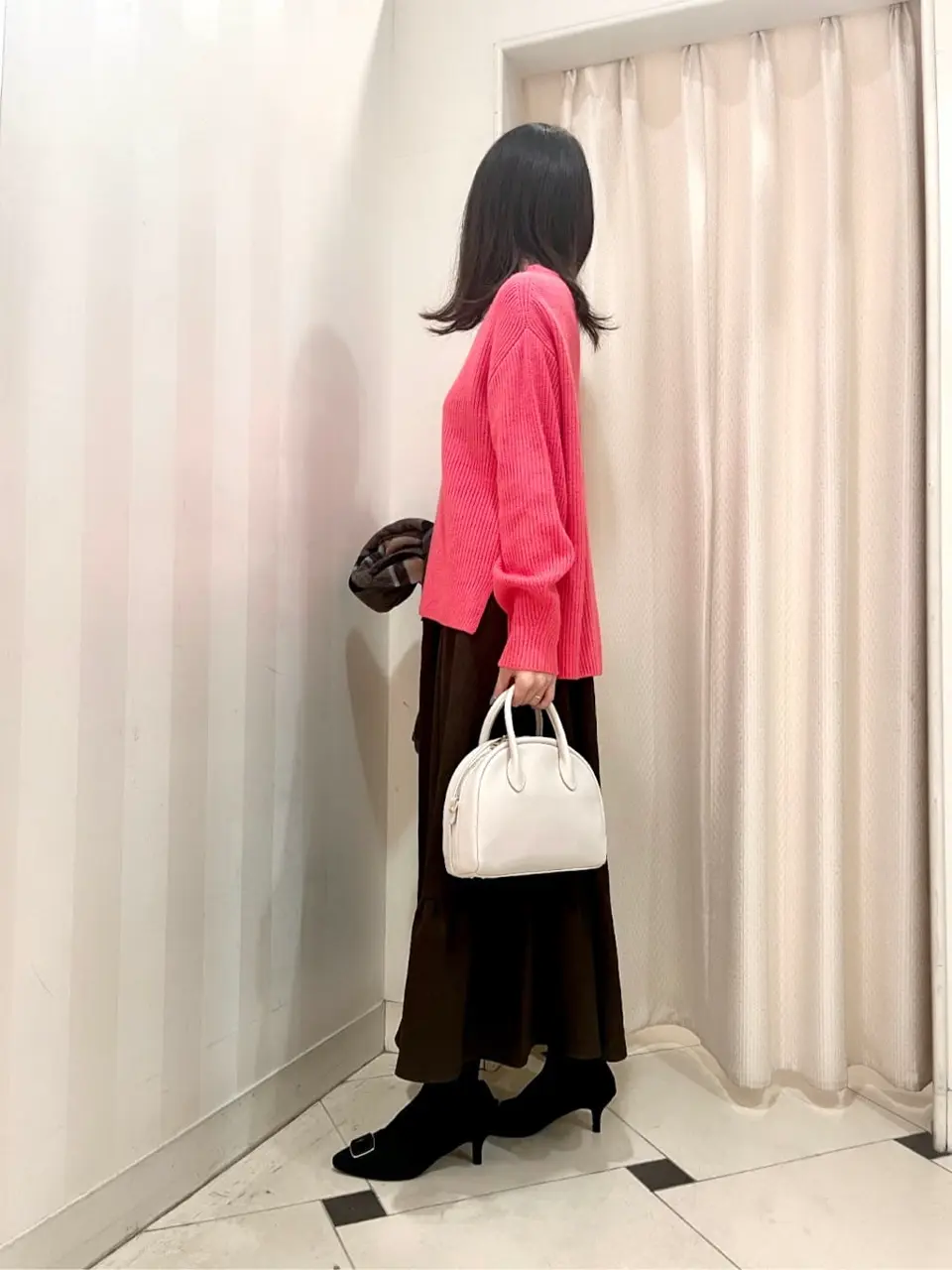 組曲 金井 コーディネート画像