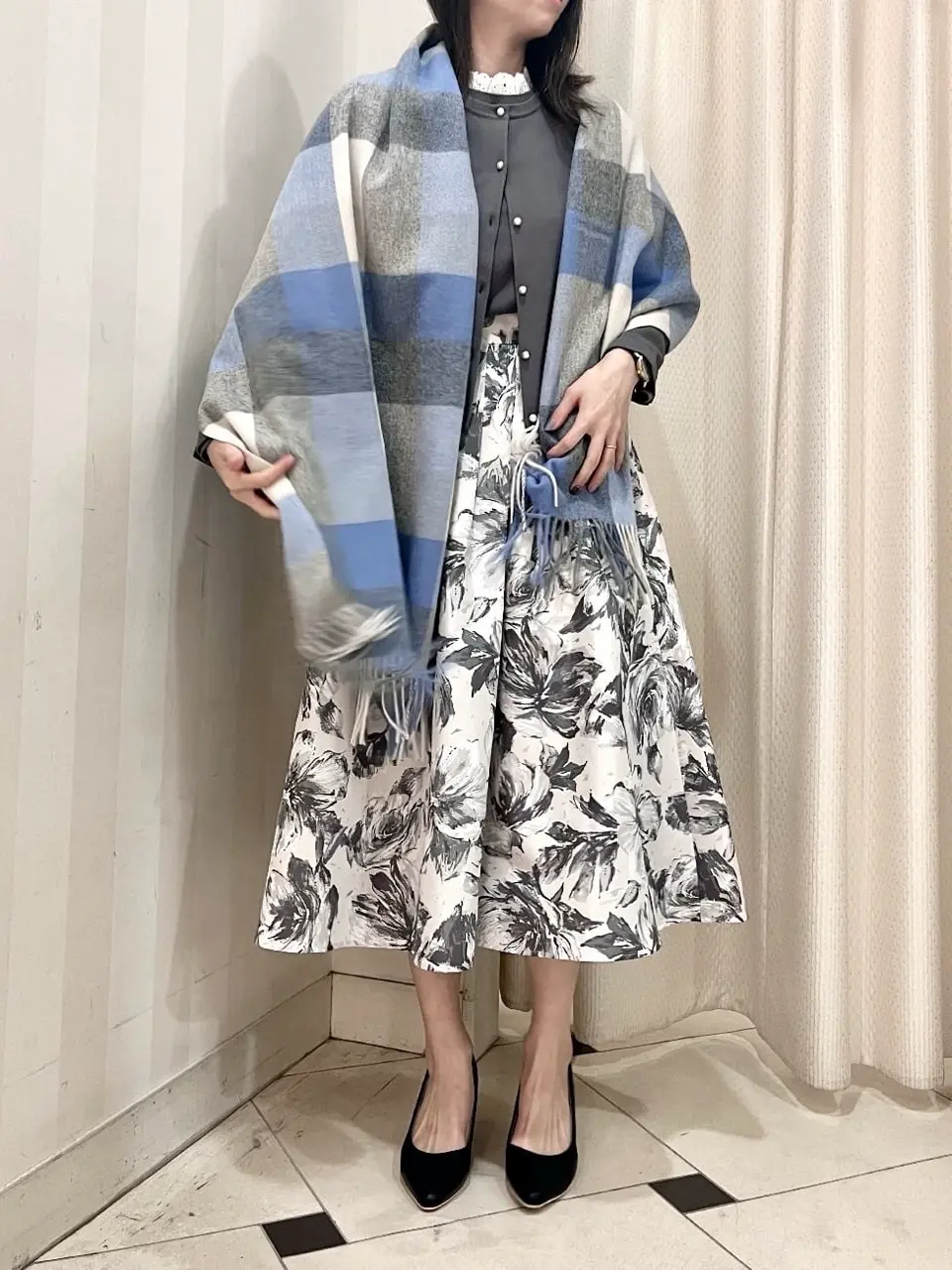 組曲 金井 コーディネート画像