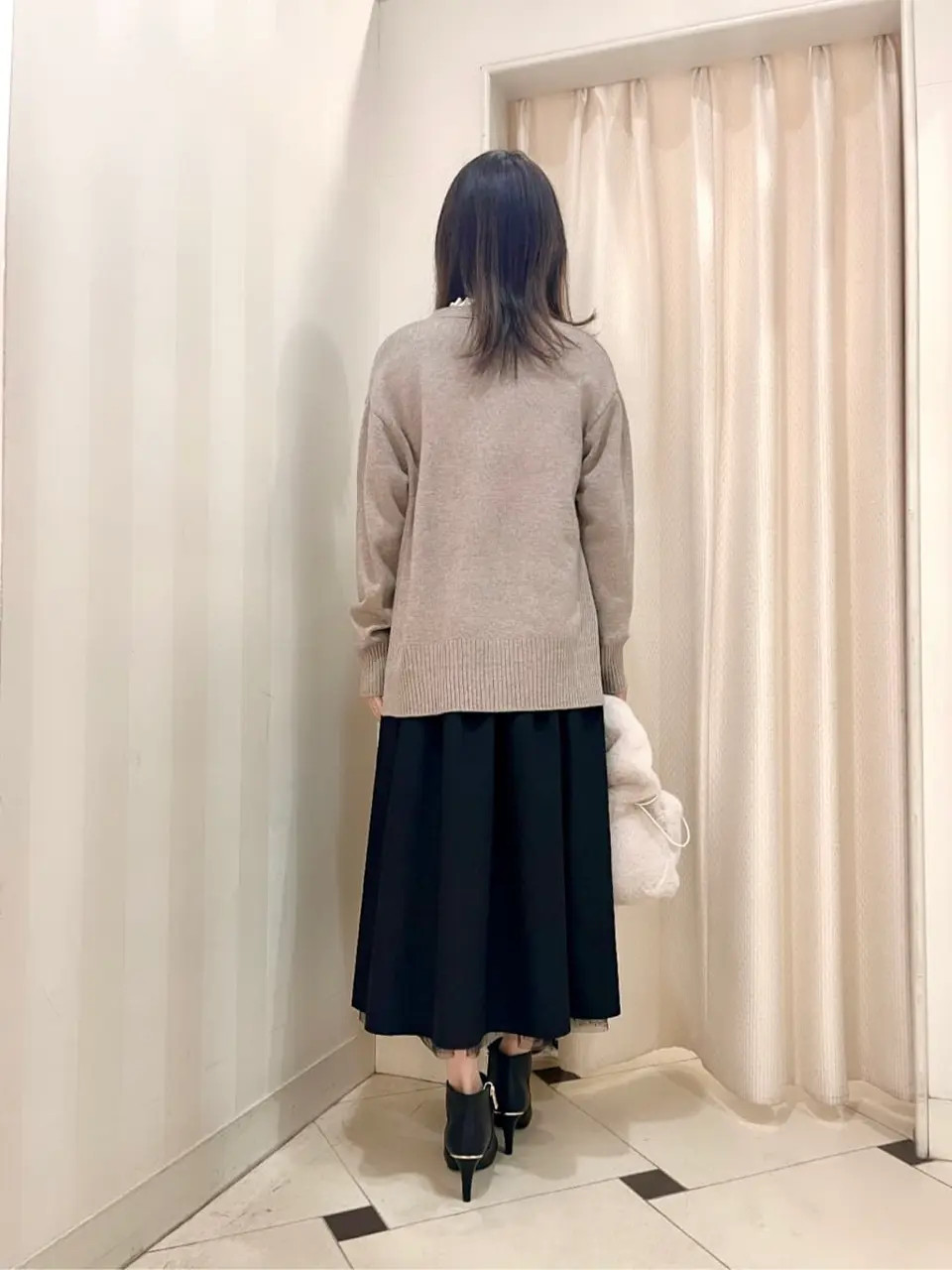 組曲 金井 コーディネート画像