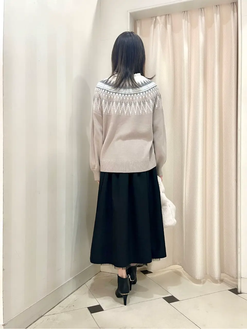 組曲 金井 コーディネート画像