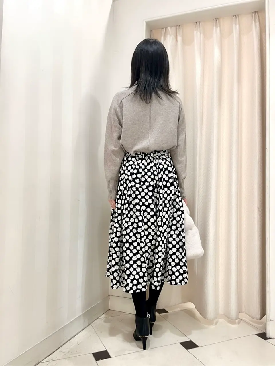 組曲 金井 コーディネート画像