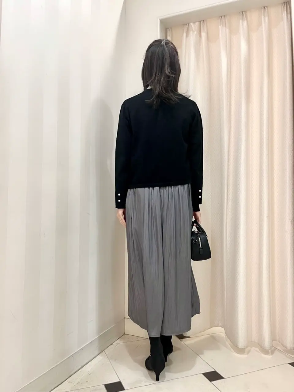 組曲 金井 コーディネート画像