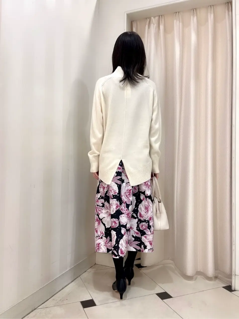 組曲 金井 コーディネート画像