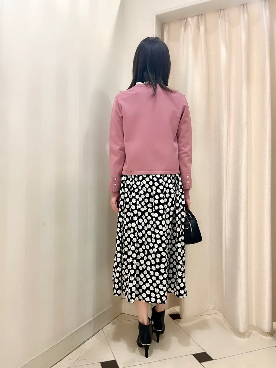 組曲 金井 コーディネート画像