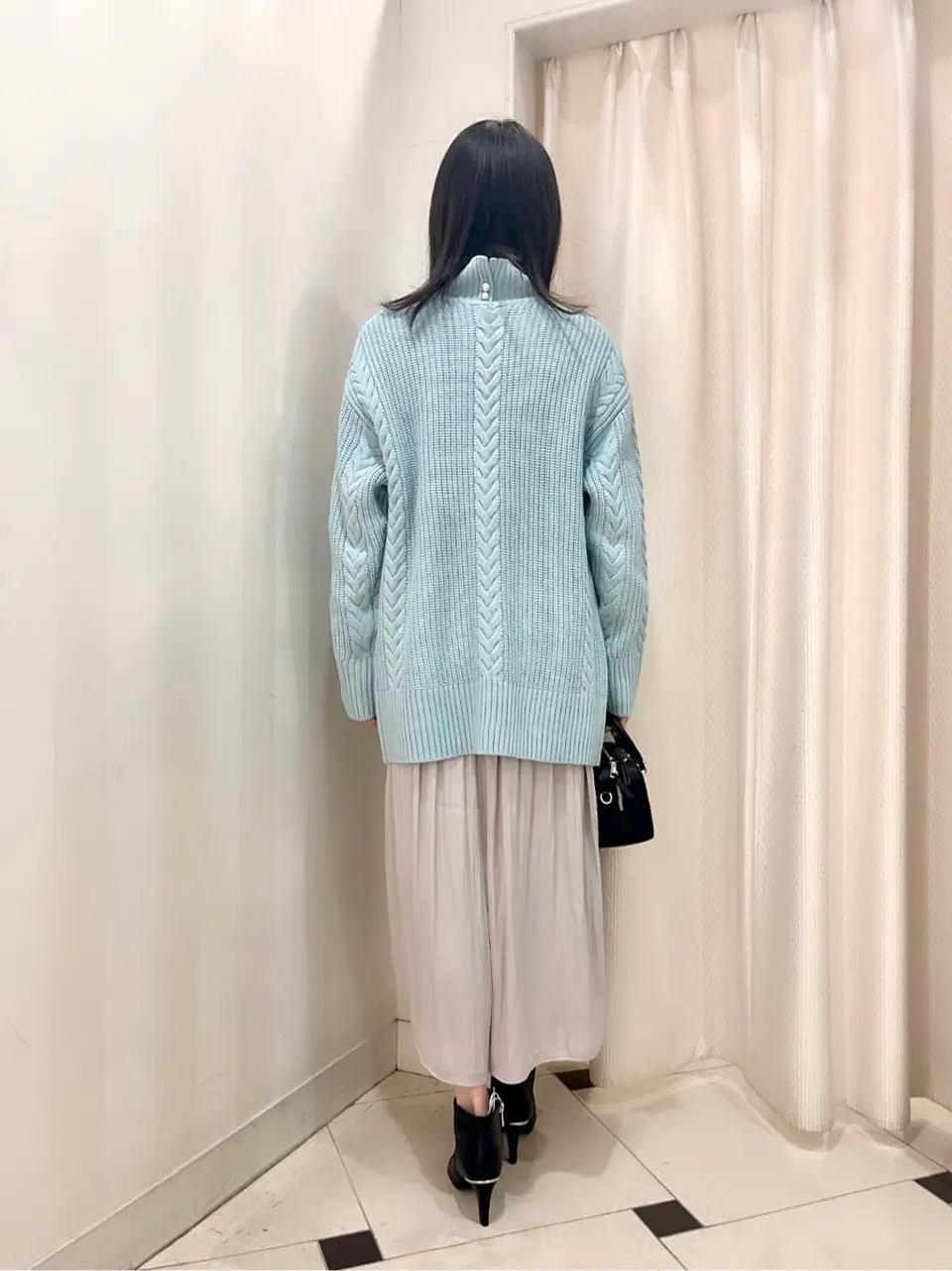 組曲 金井 コーディネート画像