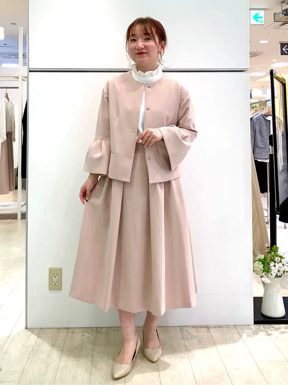 組曲 石井 コーディネート画像