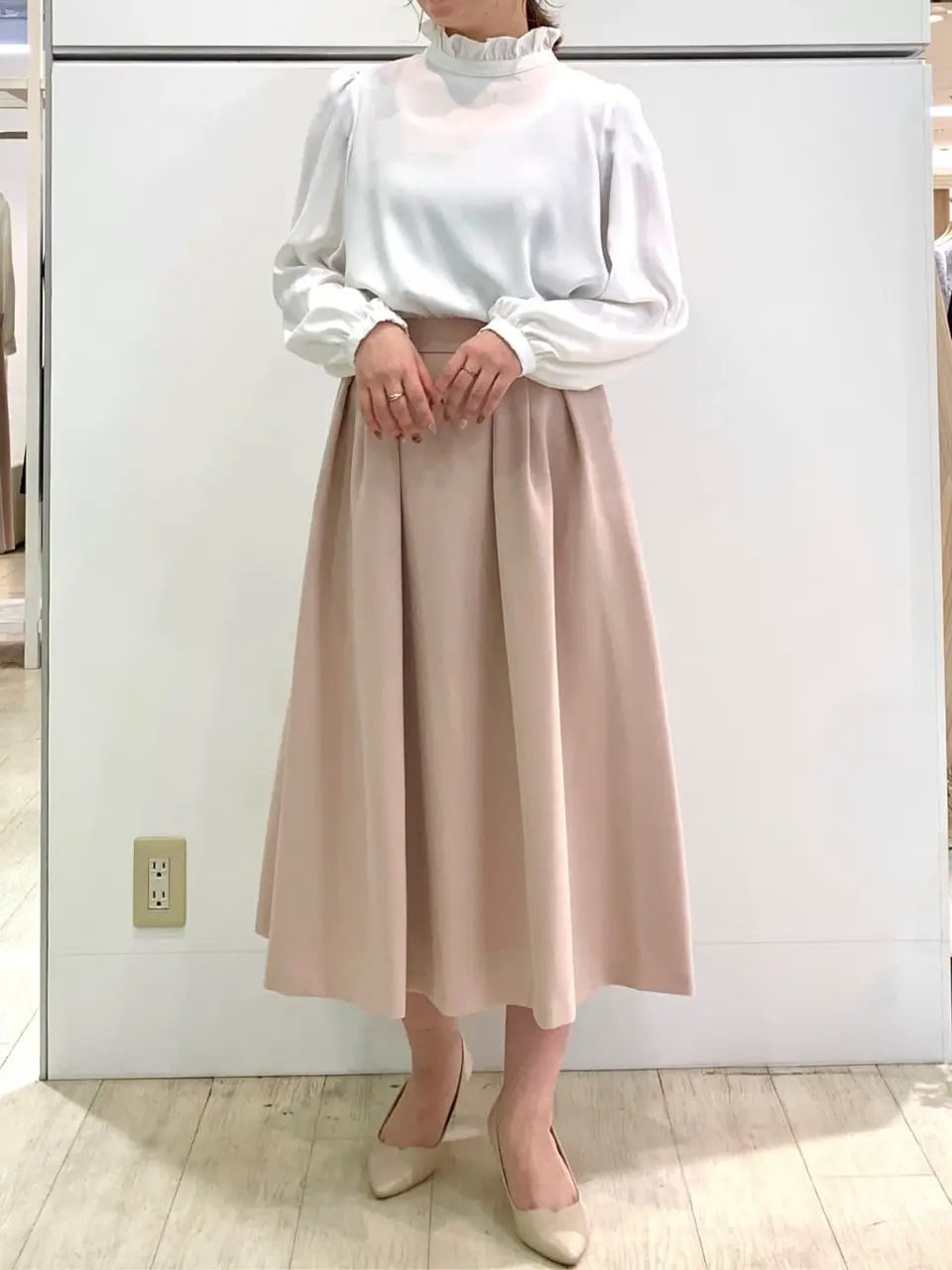 組曲 石井 コーディネート画像