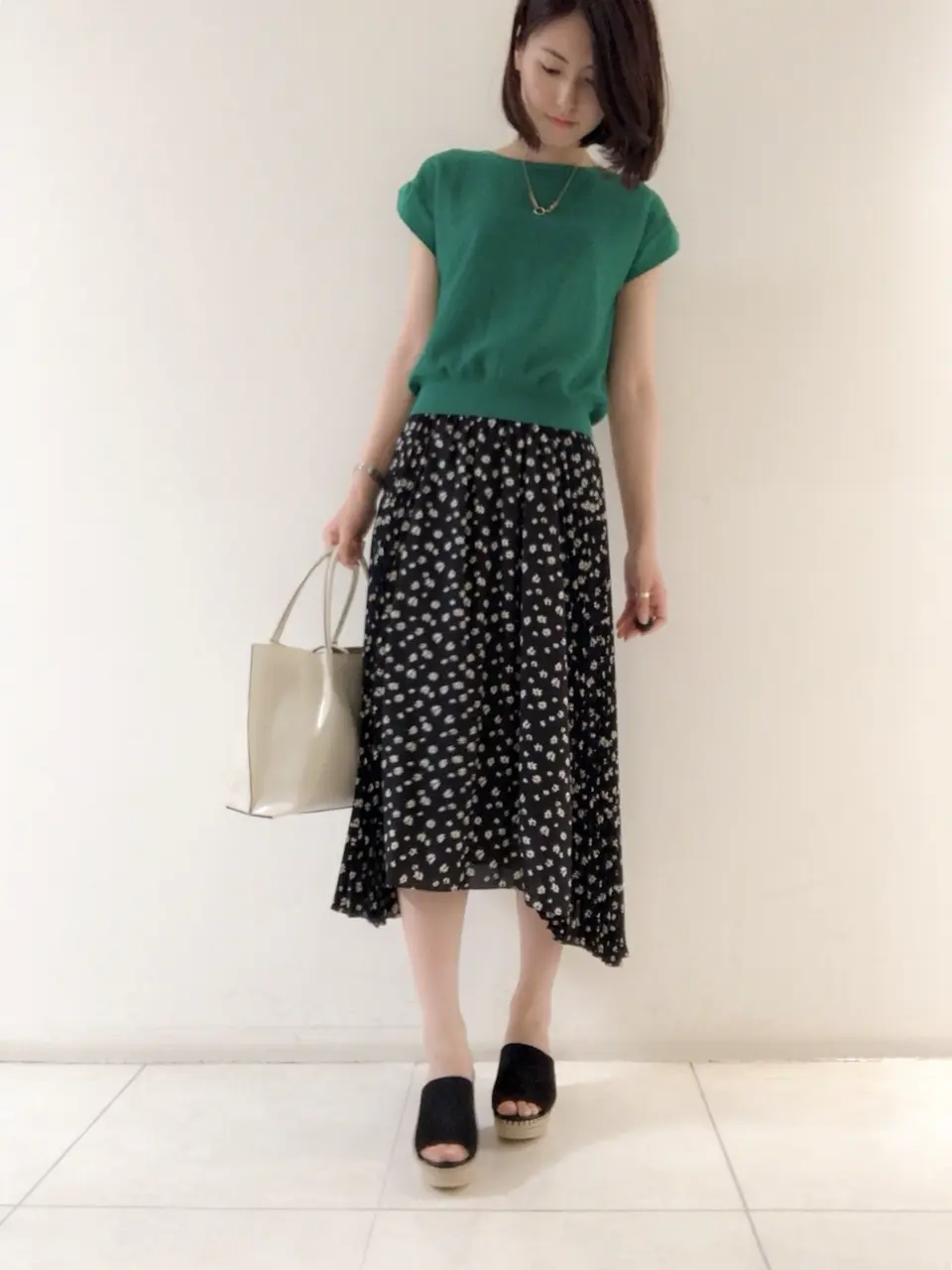 組曲 岩田 コーディネート画像