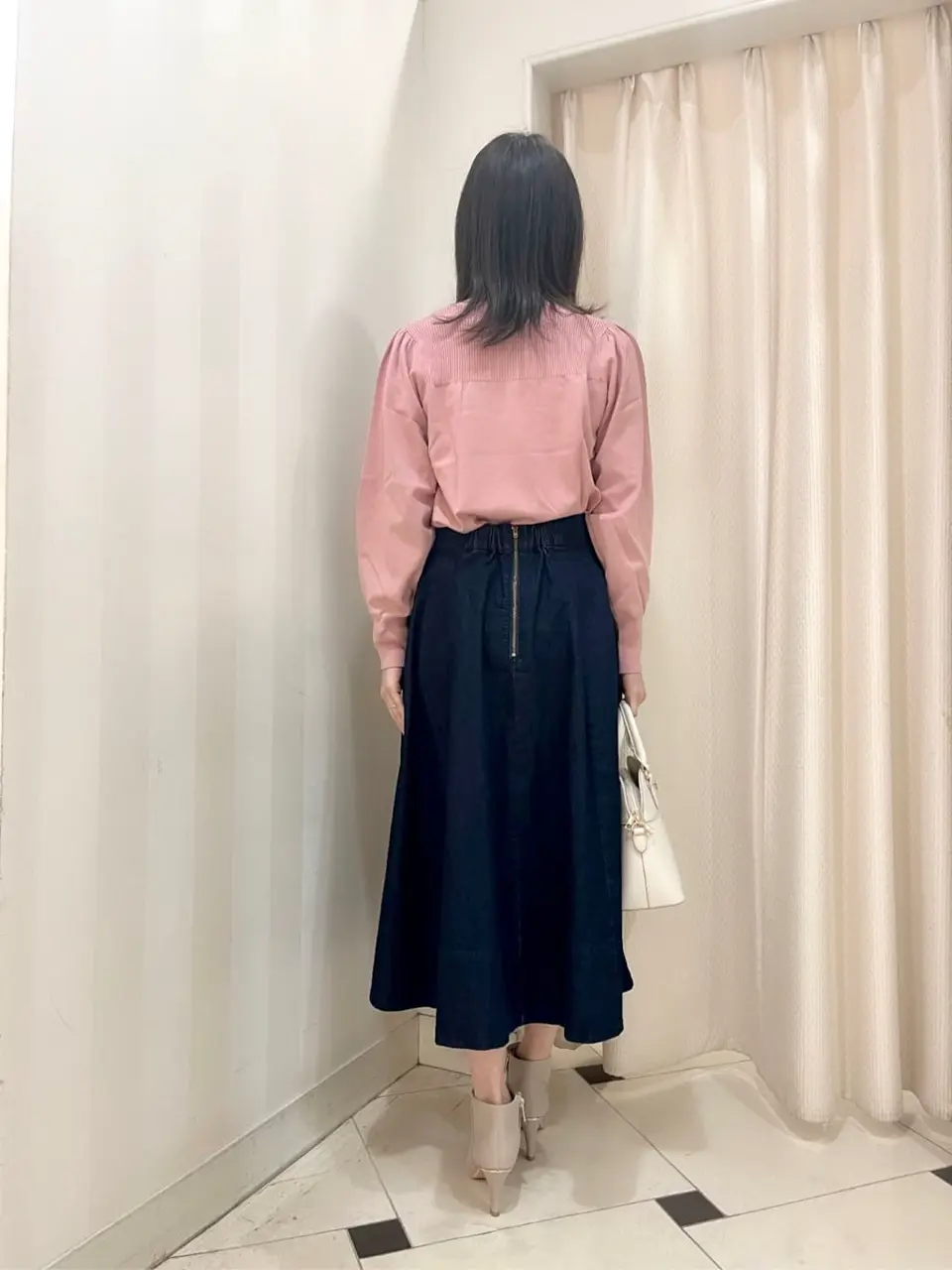 組曲 金井 コーディネート画像